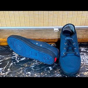 (New in Box) CHROME Mirko Box Canvas in Indigo/Black - Men's 8.5